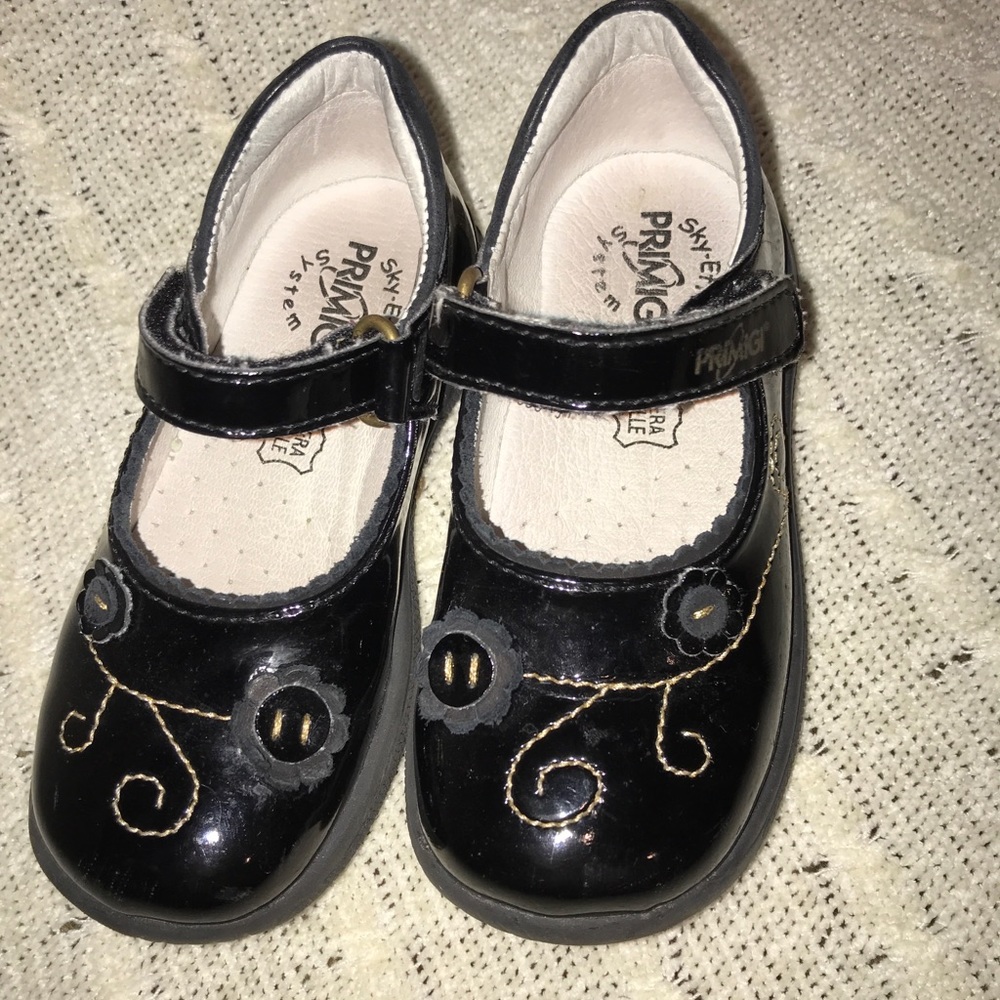 Girls Primigi patent Mary Janes